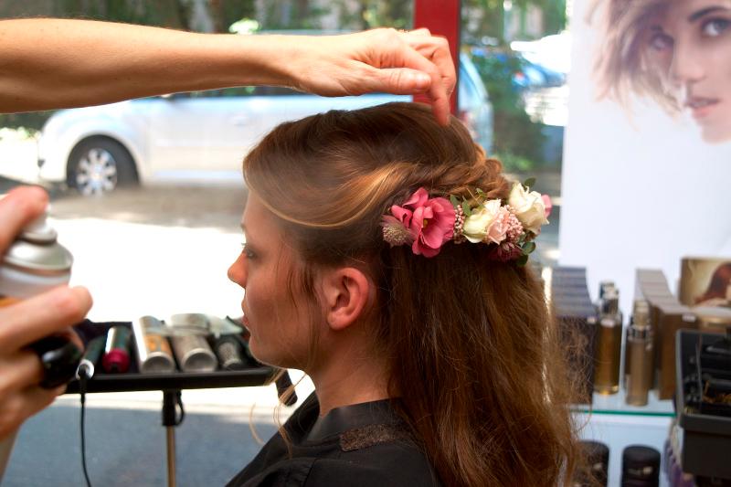 Coiffure de mariage tresses, finition