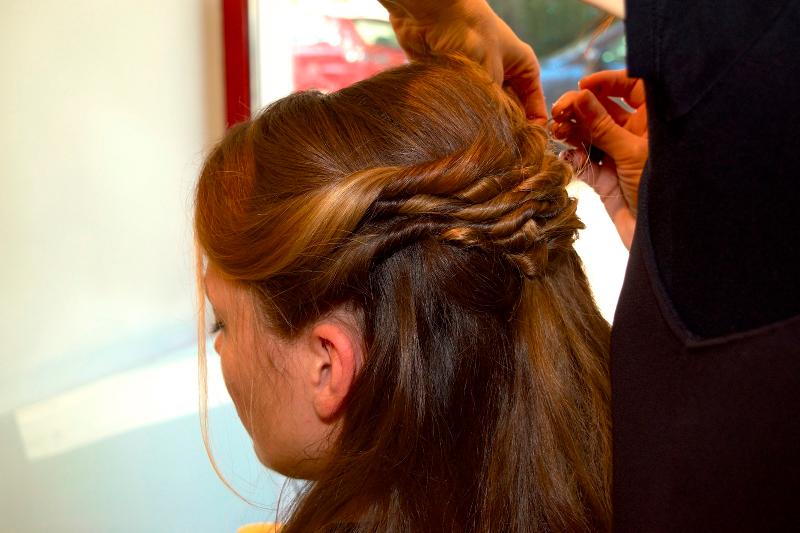 Coiffure de mariage tresses, mise en place, zoom