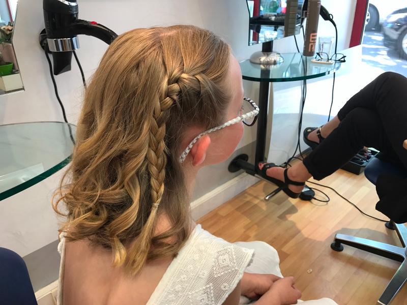 Coiffure de mariage ou de soiree enfant